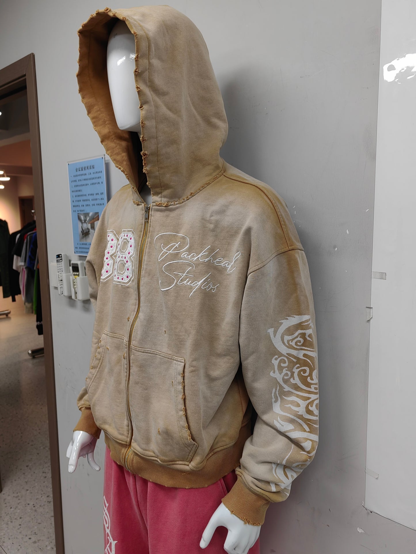 “88 VARISTY MOCHA” ZIP